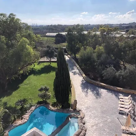 The Chateau וילה